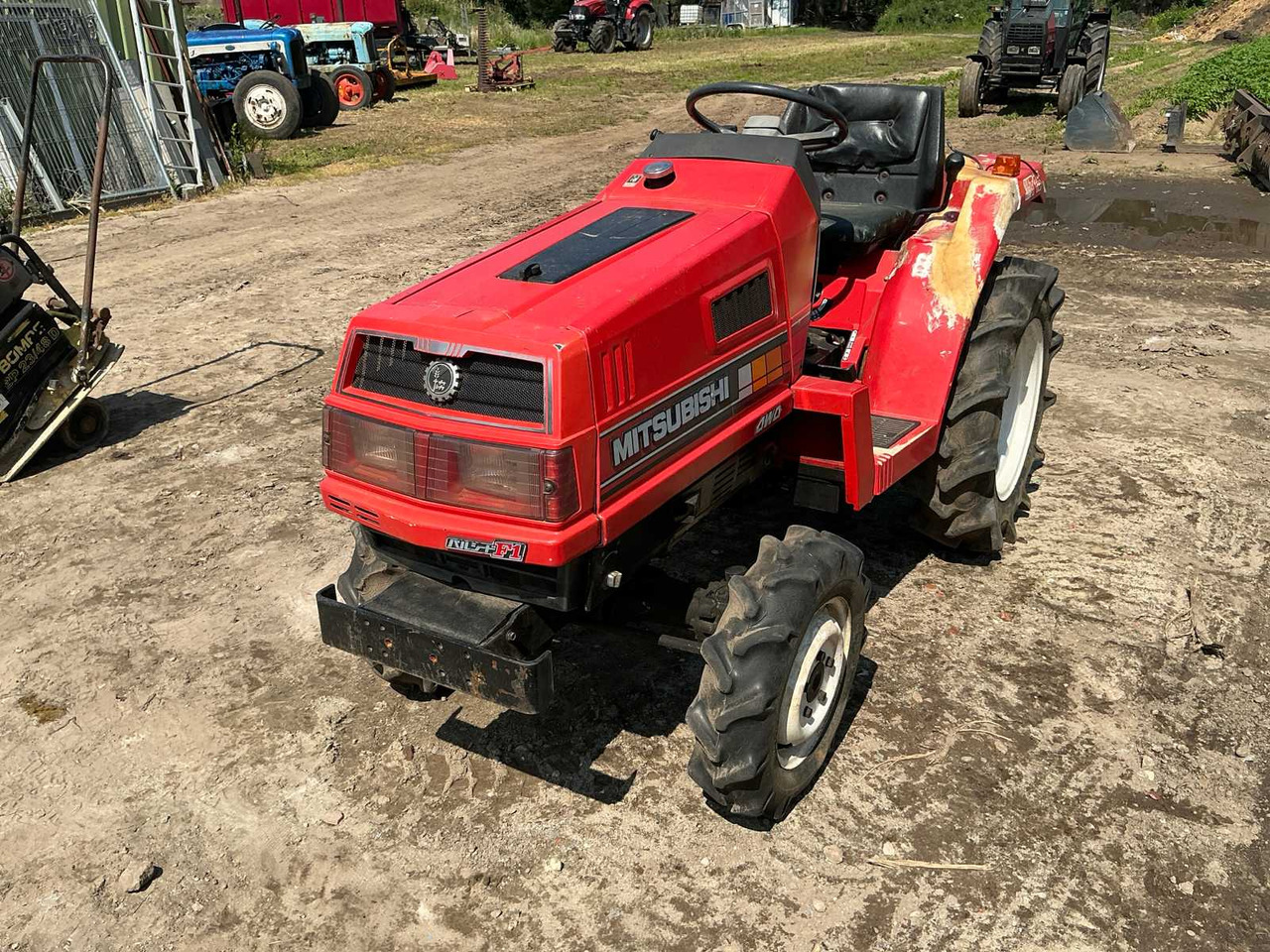 Mitsubishi MT15 - Mini tractor: foto 1 Mitsubishi MT15 - Mini tractor: foto 1