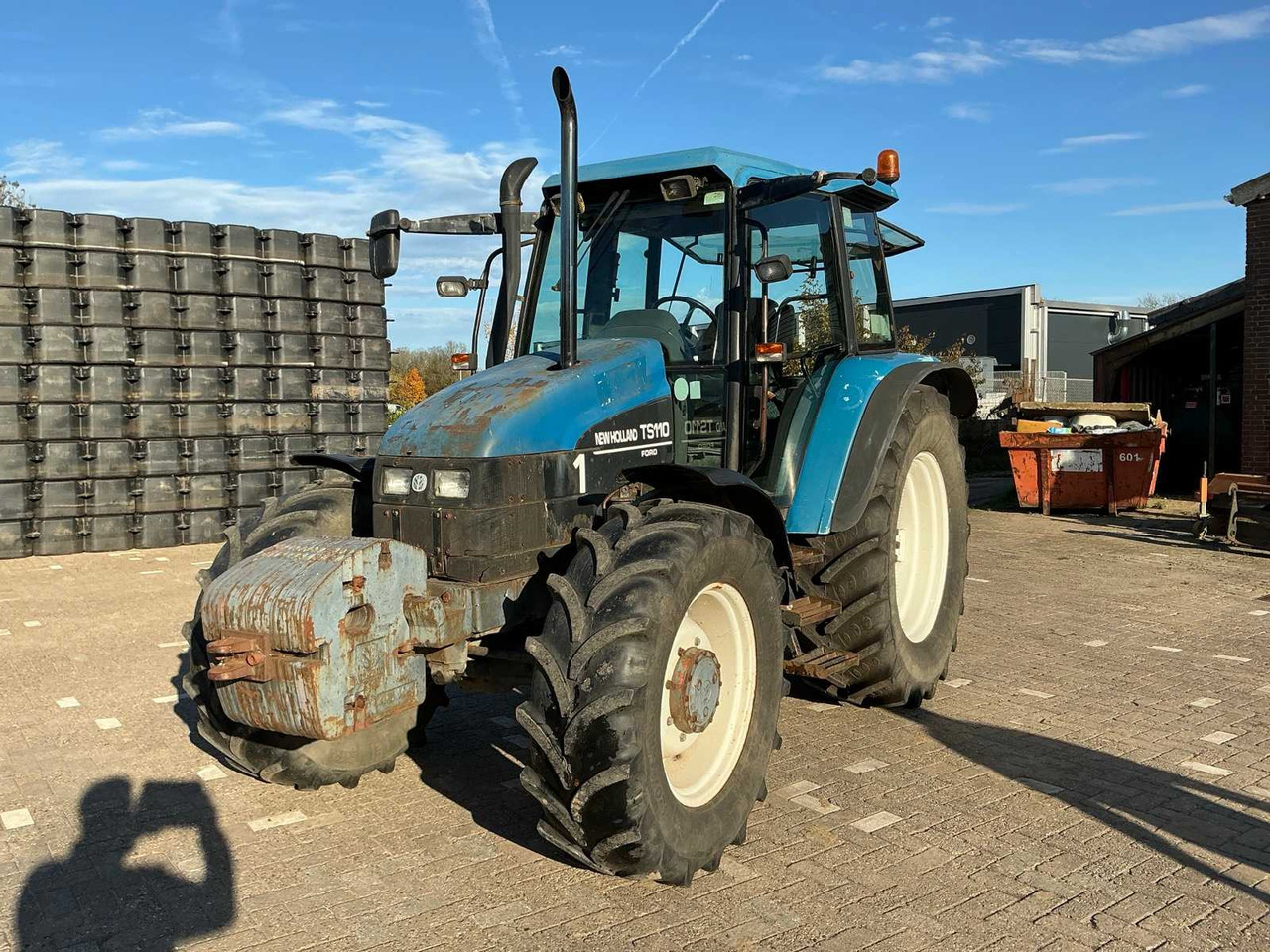 New holland 1999 NEW HOLLAND TS110 ALL-WHEEL DRIVE FARM TRACTOR - Tractor: foto 1 New holland 1999 NEW HOLLAND TS110 ALL-WHEEL DRIVE FARM TRACTOR - Tractor: foto 1