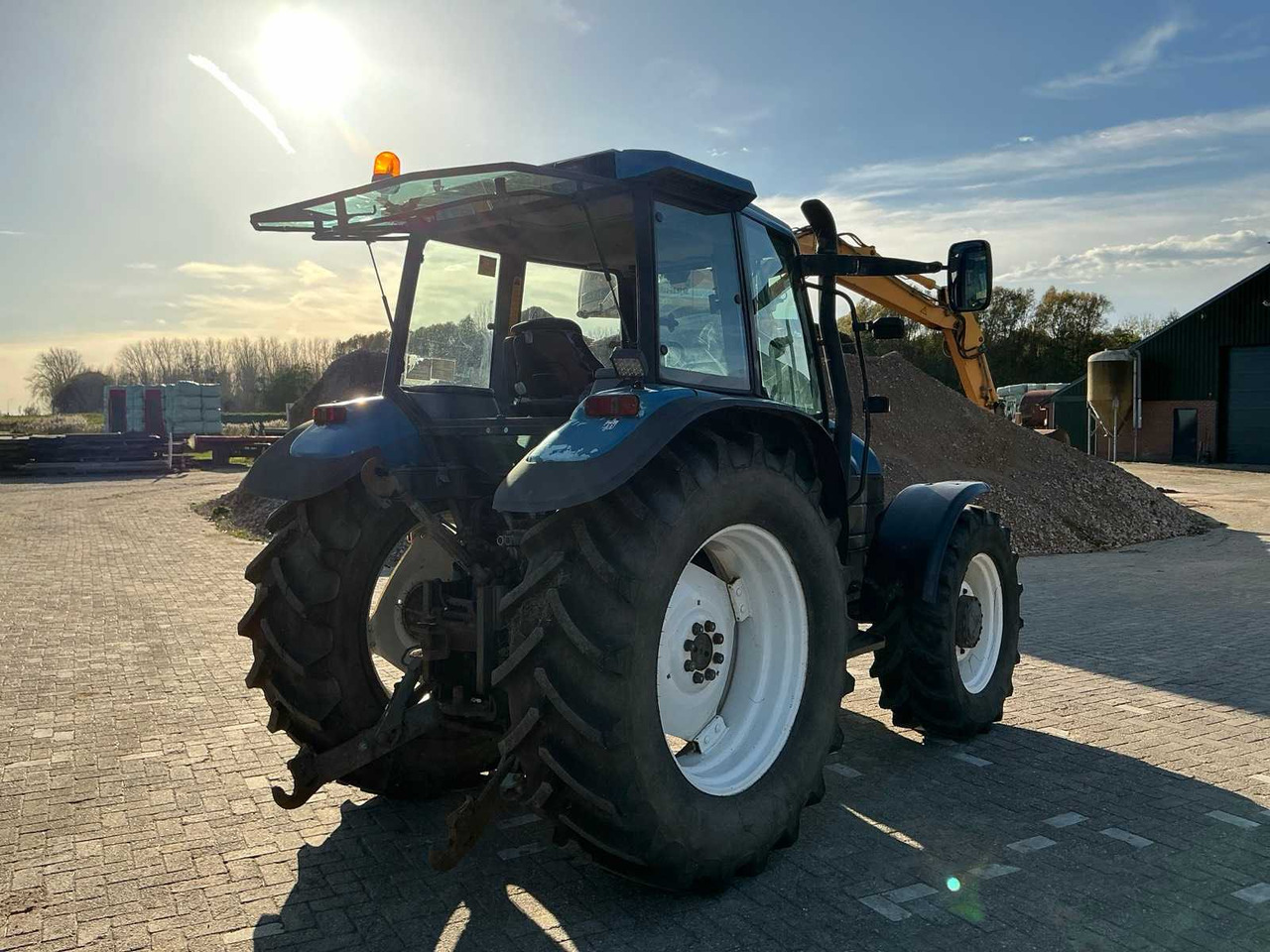 New holland 1999 NEW HOLLAND TS110 ALL-WHEEL DRIVE FARM TRACTOR - Tractor: foto 5 New holland 1999 NEW HOLLAND TS110 ALL-WHEEL DRIVE FARM TRACTOR - Tractor: foto 5