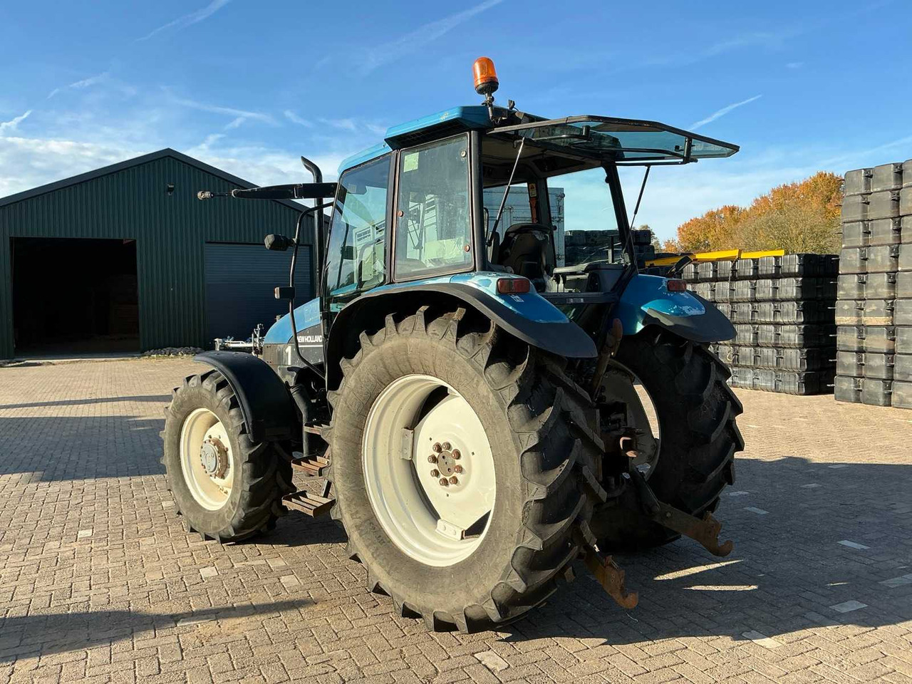 New holland 1999 NEW HOLLAND TS110 ALL-WHEEL DRIVE FARM TRACTOR - Tractor: foto 3 New holland 1999 NEW HOLLAND TS110 ALL-WHEEL DRIVE FARM TRACTOR - Tractor: foto 3