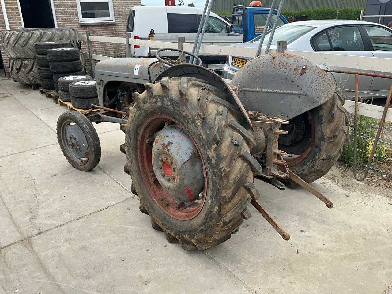 Oldtimer tractor - Tractor: foto 2 Oldtimer tractor - Tractor: foto 2