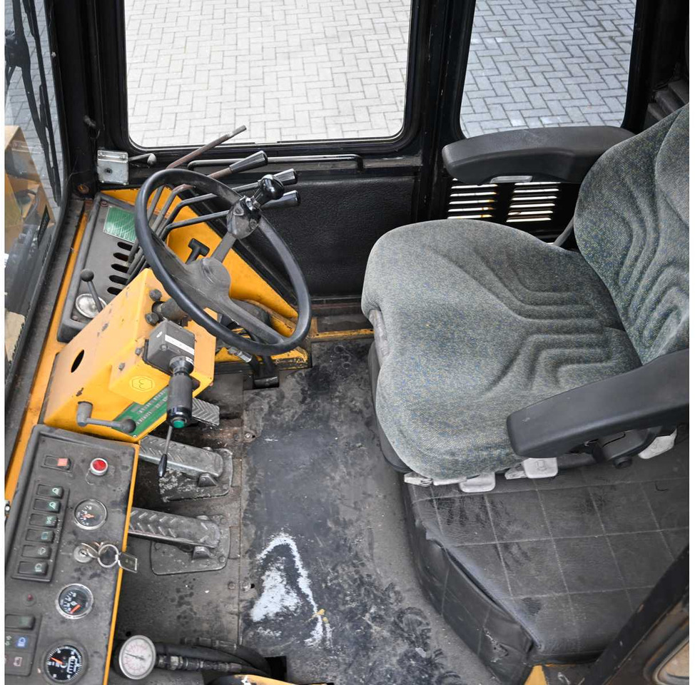 Carretilla elevadora PRESENT - 1992 - 58120 - FORKLIFT TRUCK: foto 16 Carretilla elevadora PRESENT - 1992 - 58120 - FORKLIFT TRUCK: foto 16