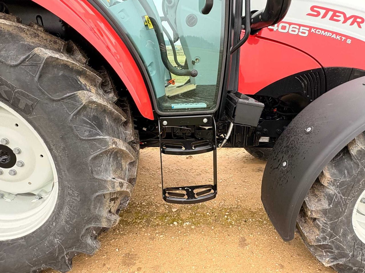 Tractor STEYR 4065 S - COMPACT ALL-WHEEL DRIVE TRACTOR (2022): foto 22 Tractor STEYR 4065 S - COMPACT ALL-WHEEL DRIVE TRACTOR (2022): foto 22