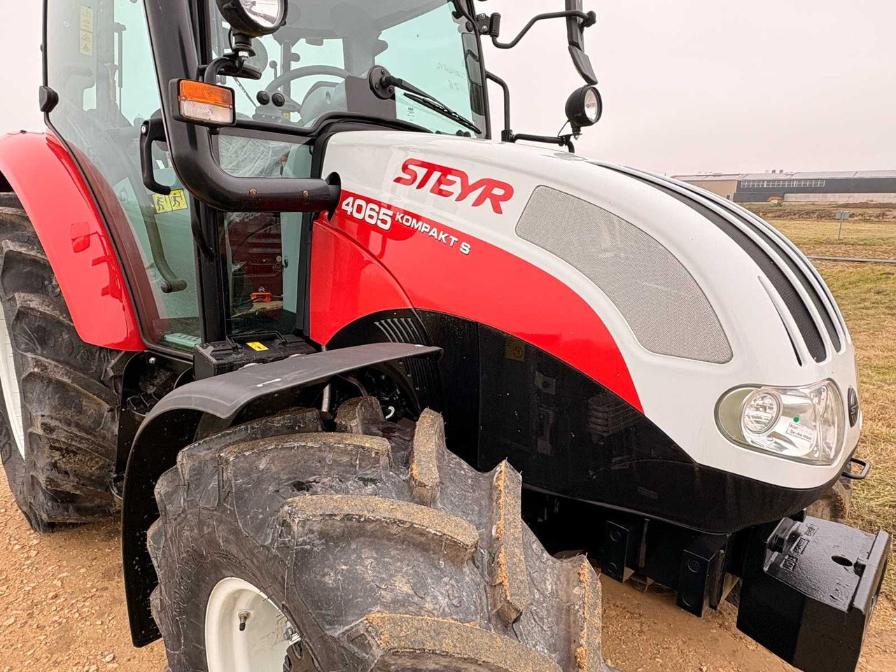 Tractor STEYR 4065 S - COMPACT ALL-WHEEL DRIVE TRACTOR (2022): foto 17 Tractor STEYR 4065 S - COMPACT ALL-WHEEL DRIVE TRACTOR (2022): foto 17