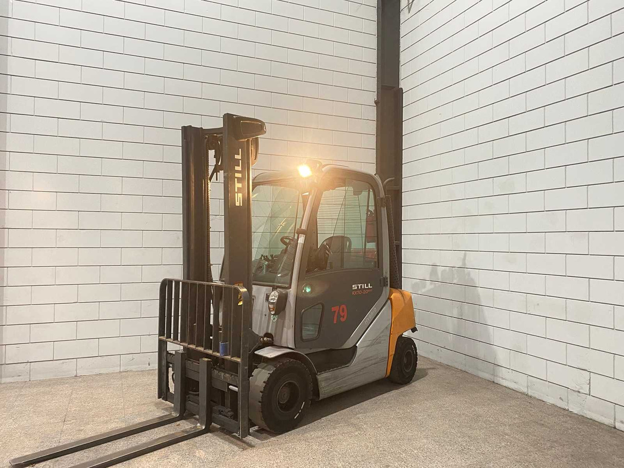 STILL - 2018 - RX 70-20/600 T - FORKLIFT - SIDE-SHIFT - Carretilla elevadora: foto 1 STILL - 2018 - RX 70-20/600 T - FORKLIFT - SIDE-SHIFT - Carretilla elevadora: foto 1