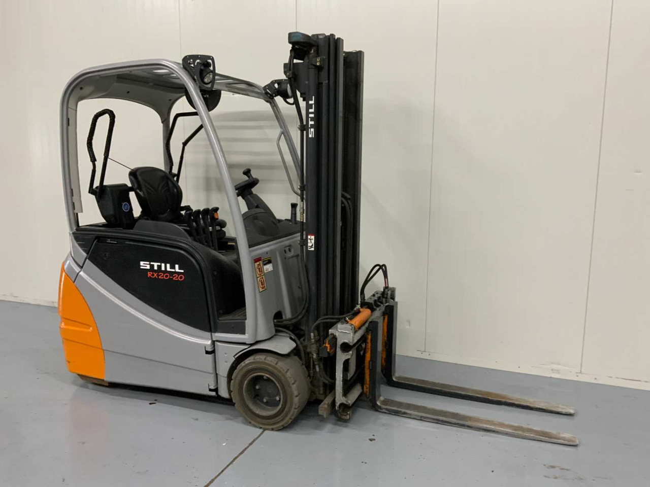 Carretilla elevadora STILL RX20-20 - 4.7M TRIPLEX, FREE-LIFT, SIDE-SHIFT, FORK POSITIONER - FORKLIFT: foto 6 Carretilla elevadora STILL RX20-20 - 4.7M TRIPLEX, FREE-LIFT, SIDE-SHIFT, FORK POSITIONER - FORKLIFT: foto 6