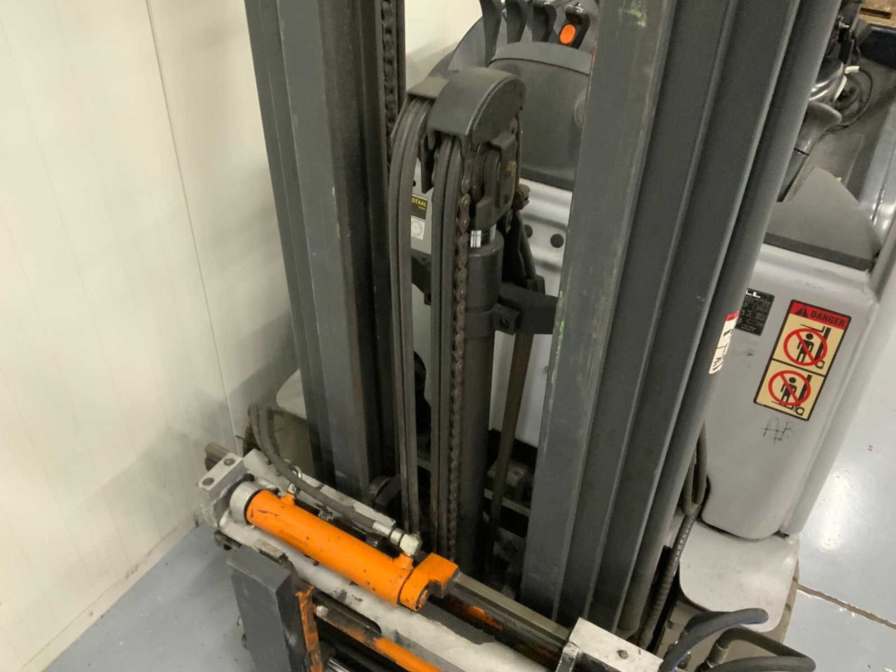 Carretilla elevadora STILL RX20-20 - 4.7M TRIPLEX, FREE-LIFT, SIDE-SHIFT, FORK POSITIONER - FORKLIFT: foto 11 Carretilla elevadora STILL RX20-20 - 4.7M TRIPLEX, FREE-LIFT, SIDE-SHIFT, FORK POSITIONER - FORKLIFT: foto 11