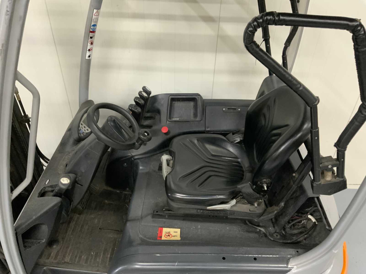 Carretilla elevadora STILL RX20-20 - 4.7M TRIPLEX, FREE-LIFT, SIDE-SHIFT, FORK POSITIONER - FORKLIFT: foto 17 Carretilla elevadora STILL RX20-20 - 4.7M TRIPLEX, FREE-LIFT, SIDE-SHIFT, FORK POSITIONER - FORKLIFT: foto 17