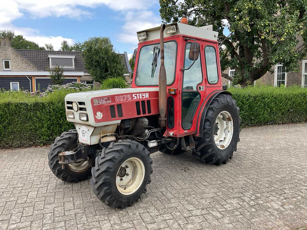 Steyr 8075 - Mini tractor: foto 1 Steyr 8075 - Mini tractor: foto 1