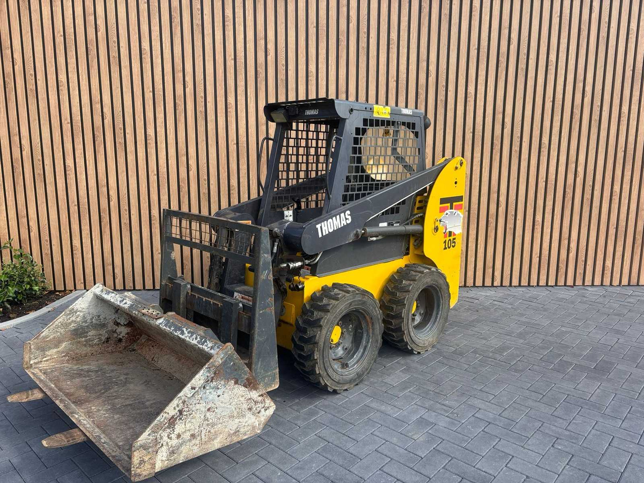 THOMAS - T105 - SKID STEER LOADER - Minicargadora de cadenas: foto 1 THOMAS - T105 - SKID STEER LOADER - Minicargadora de cadenas: foto 1