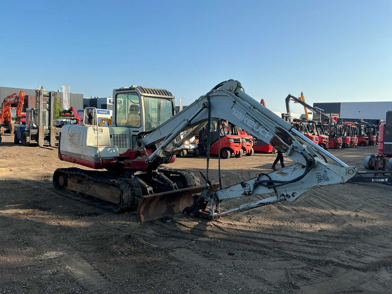 Takeuchi TB175 - Excavadora de cadenas: foto 5 Takeuchi TB175 - Excavadora de cadenas: foto 5