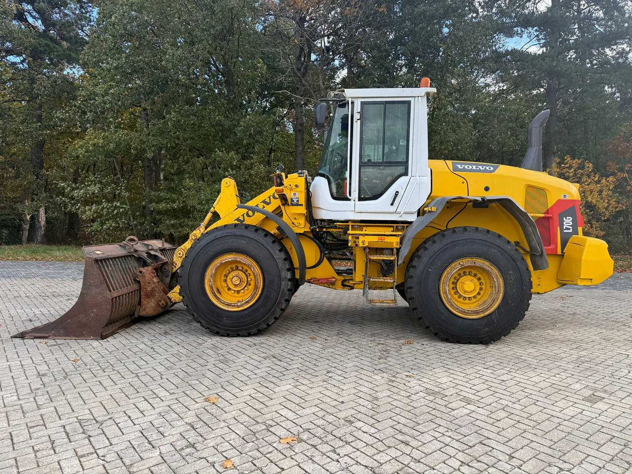 VOLVO - 2014 - L70G - SHOVEL WITH LICENSE PLATE INCL. BAK AND QUICK CHANGE - Cargadora de ruedas: foto 1 VOLVO - 2014 - L70G - SHOVEL WITH LICENSE PLATE INCL. BAK AND QUICK CHANGE - Cargadora de ruedas: foto 1