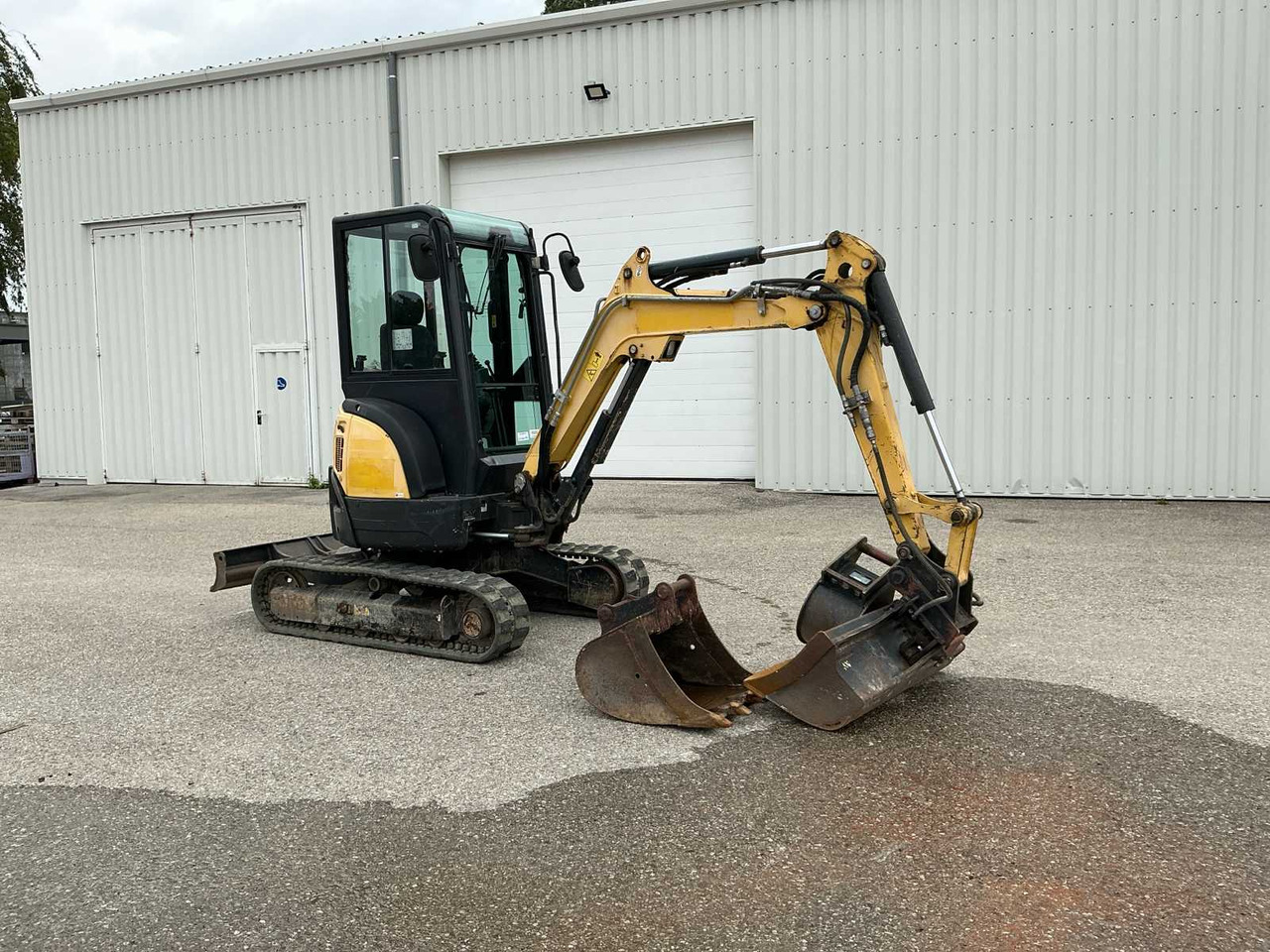 Yanmar VIO25-4 - Excavadora de cadenas: foto 1 Yanmar VIO25-4 - Excavadora de cadenas: foto 1