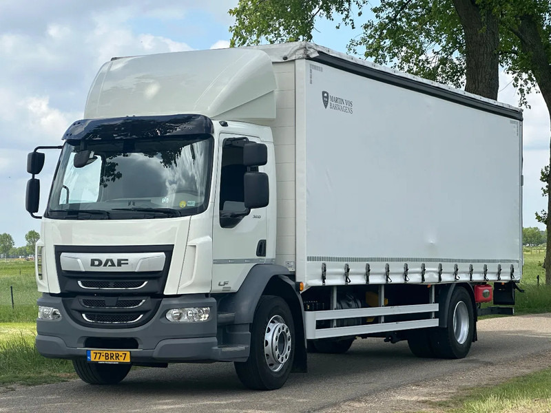 DAF CF 320 LF320.18 EURO6. SchuifzeilBakwagen met Laadklep. in TOPSTAAT! - Camión lona: foto 1 DAF CF 320 LF320.18 EURO6. SchuifzeilBakwagen met Laadklep. in TOPSTAAT! - Camión lona: foto 1