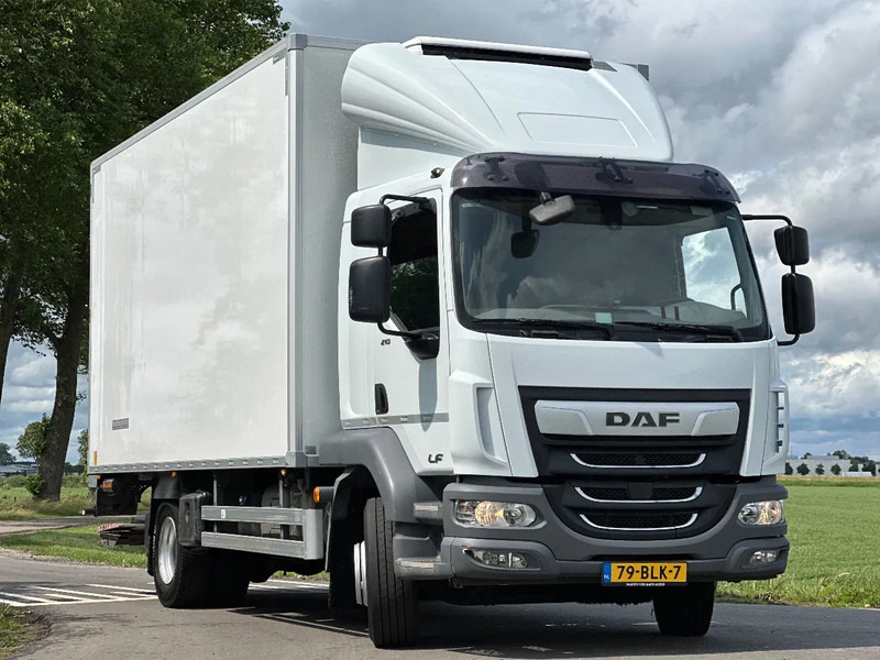 DAF LF 210 LF210.14. EURO6. 2018. KOELBAKWAGEN MET LAADKLEP 2000kg - Camión frigorífico: foto 2 DAF LF 210 LF210.14. EURO6. 2018. KOELBAKWAGEN MET LAADKLEP 2000kg - Camión frigorífico: foto 2