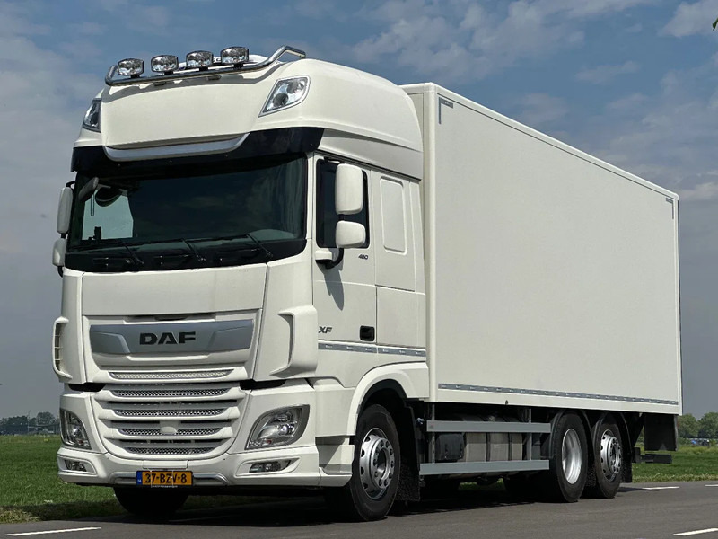 DAF XF 480 XF480.26 - Camión caja cerrada: foto 1 DAF XF 480 XF480.26 - Camión caja cerrada: foto 1
