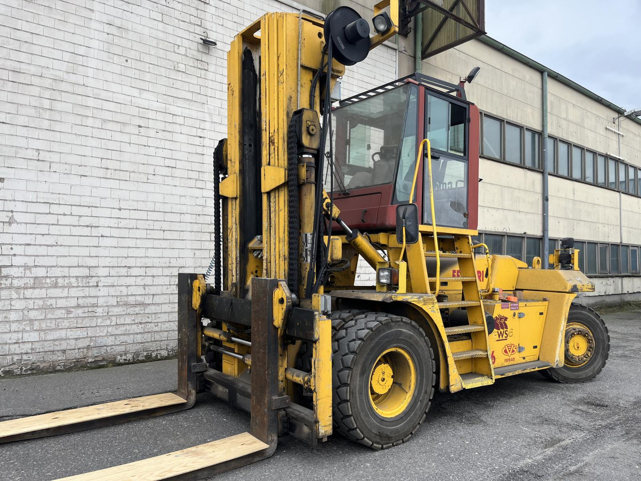 CVS Ferrari F16 - Carretilla para contenedores: foto 2 CVS Ferrari F16 - Carretilla para contenedores: foto 2