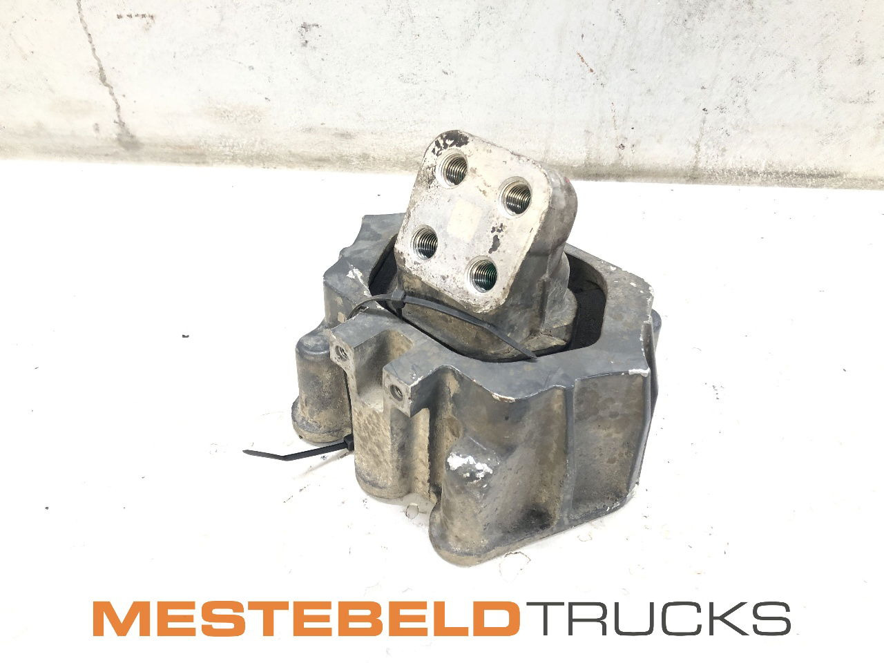 DAF Motorrubber achterkant - Bastidor/ Chasis para Camión: foto 1 DAF Motorrubber achterkant - Bastidor/ Chasis para Camión: foto 1