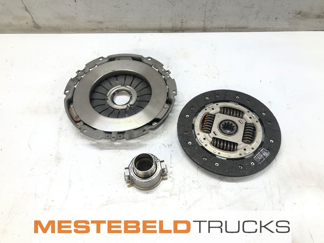 Iveco Koppelingsset - Embrague y piezas para Camión: foto 1 Iveco Koppelingsset - Embrague y piezas para Camión: foto 1