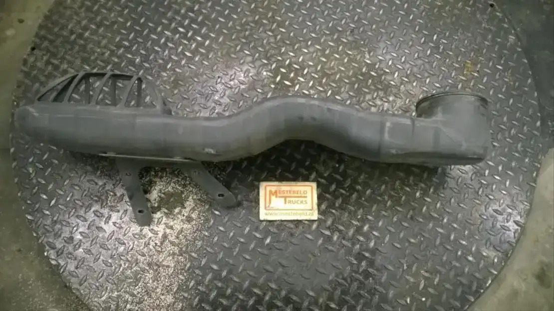 MAN A anzuigbuis - Tubo de admisión de aire para Camión: foto 1 MAN A anzuigbuis - Tubo de admisión de aire para Camión: foto 1