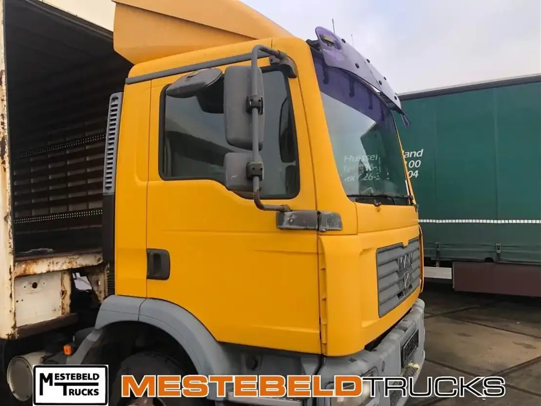 MAN Cabine TGM 15.240 - Cabina e interior para Camión: foto 1 MAN Cabine TGM 15.240 - Cabina e interior para Camión: foto 1