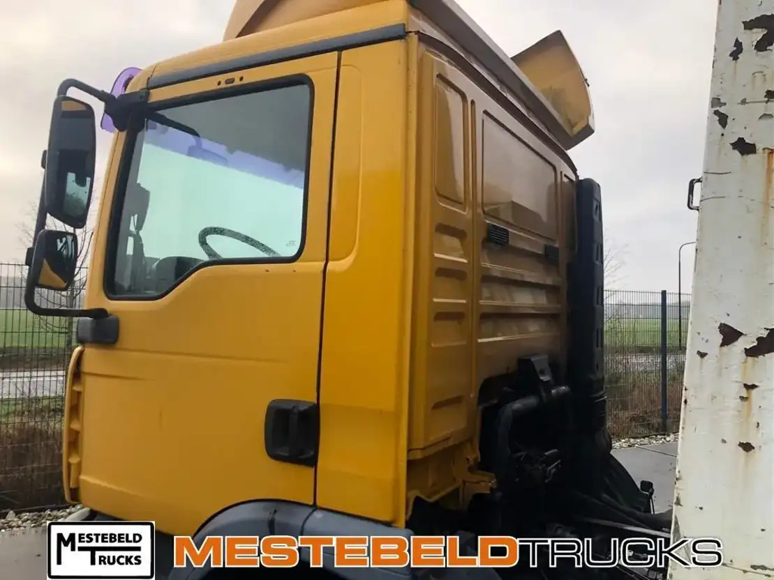 MAN Cabine TGM 15.240 - Cabina e interior para Camión: foto 2 MAN Cabine TGM 15.240 - Cabina e interior para Camión: foto 2