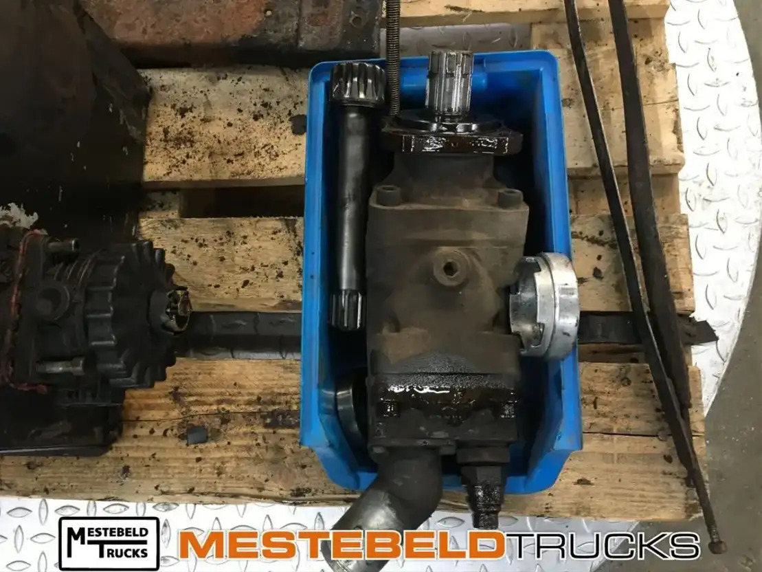 MAN PTO pomp + as + olietank - Hidráulica para Camión: foto 3 MAN PTO pomp + as + olietank - Hidráulica para Camión: foto 3