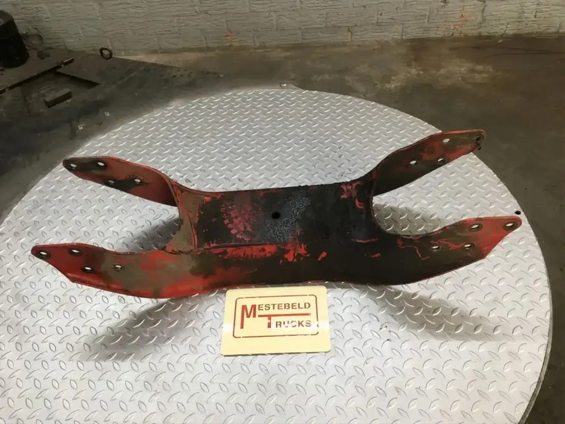 MAN Voorste traverse - Bastidor/ Chasis para Camión: foto 1 MAN Voorste traverse - Bastidor/ Chasis para Camión: foto 1