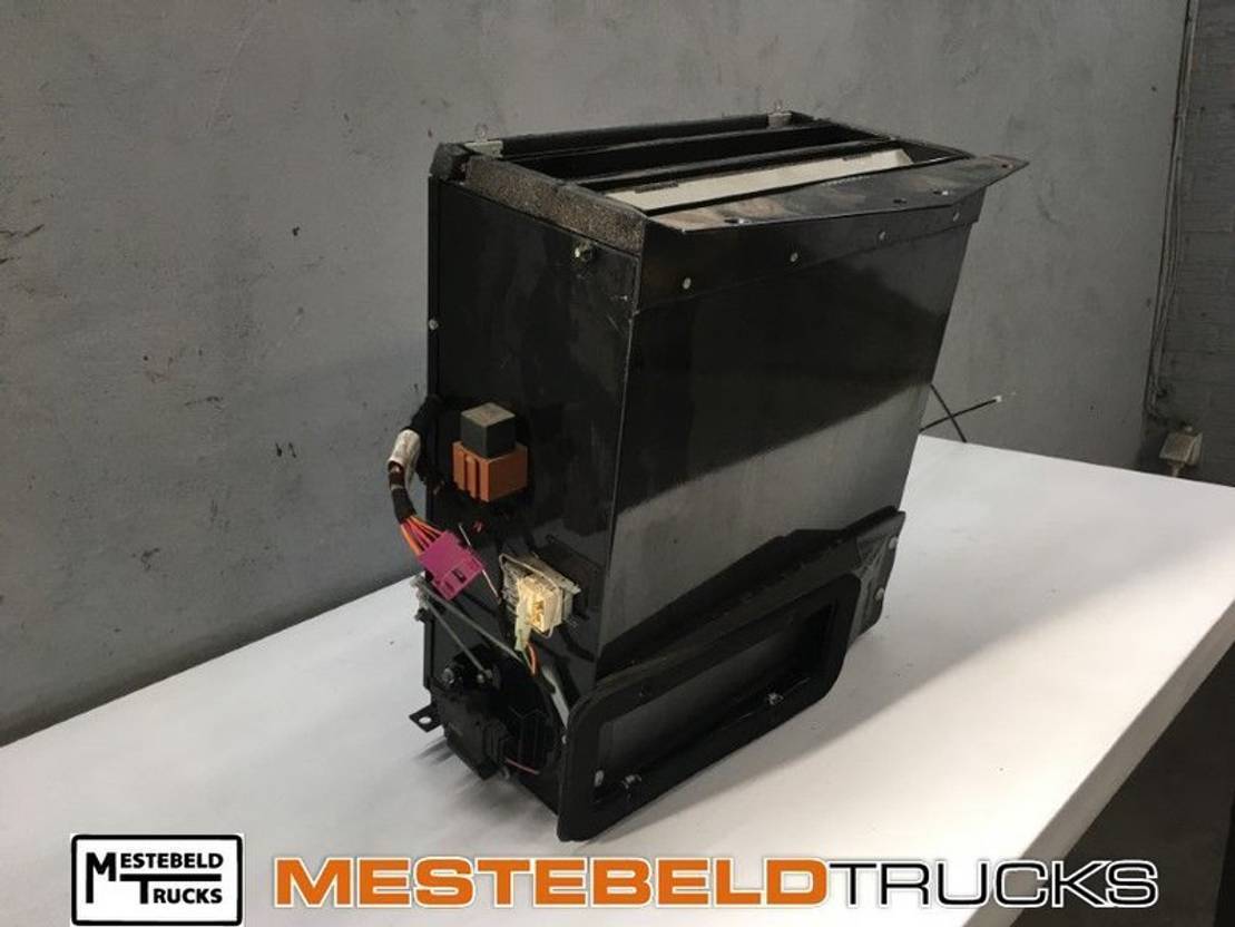 Mercedes Benz Airconditioning - Cabina e interior para Camión: foto 1 Mercedes Benz Airconditioning - Cabina e interior para Camión: foto 1