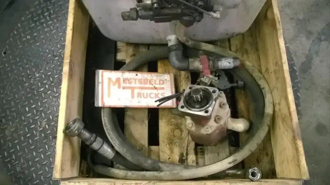 Mercedes-Benz Hydrauliek set met tandwielpomp - Hidráulica para Camión: foto 1 Mercedes-Benz Hydrauliek set met tandwielpomp - Hidráulica para Camión: foto 1