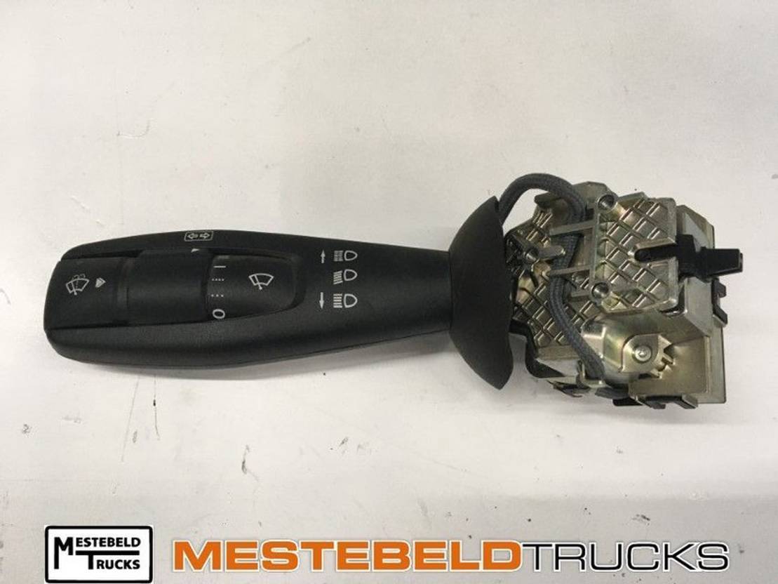 Mercedes Benz Stuurkolomschakelaar links - Cabina e interior para Camión: foto 1 Mercedes Benz Stuurkolomschakelaar links - Cabina e interior para Camión: foto 1