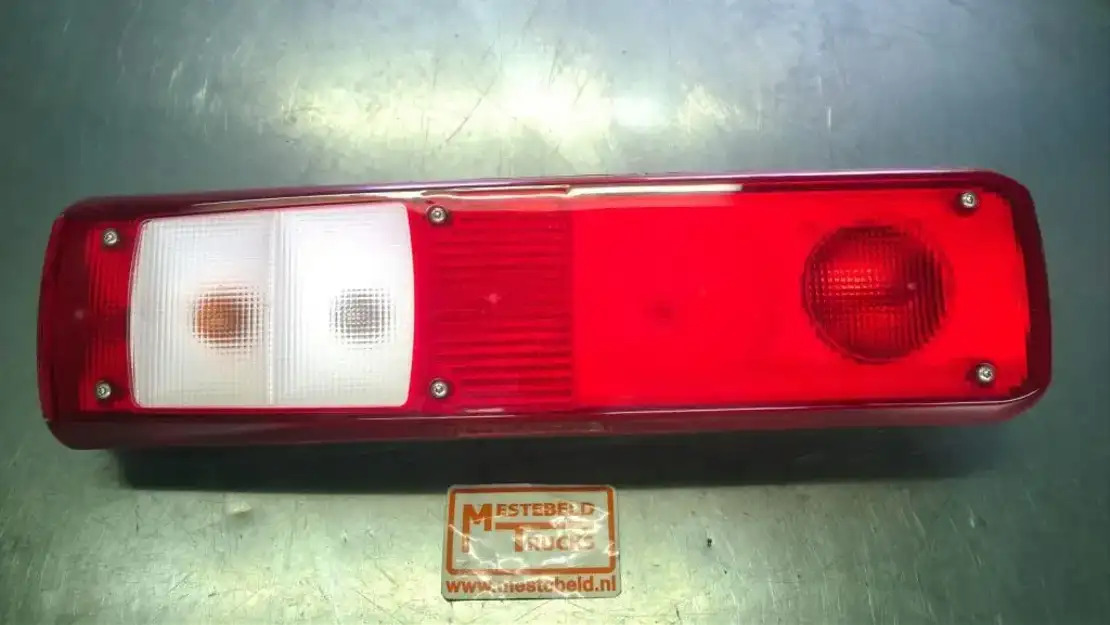 Volvo Achterlicht rechts - Luz trasera para Camión: foto 1 Volvo Achterlicht rechts - Luz trasera para Camión: foto 1