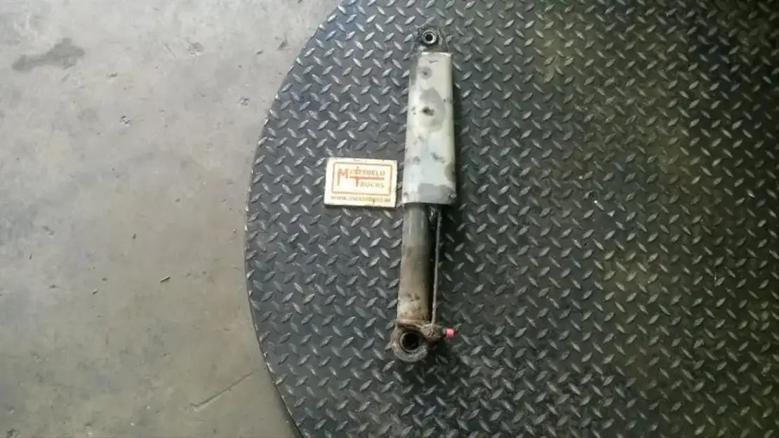 Volvo Cabinecilinder - Cabina e interior para Camión: foto 1 Volvo Cabinecilinder - Cabina e interior para Camión: foto 1