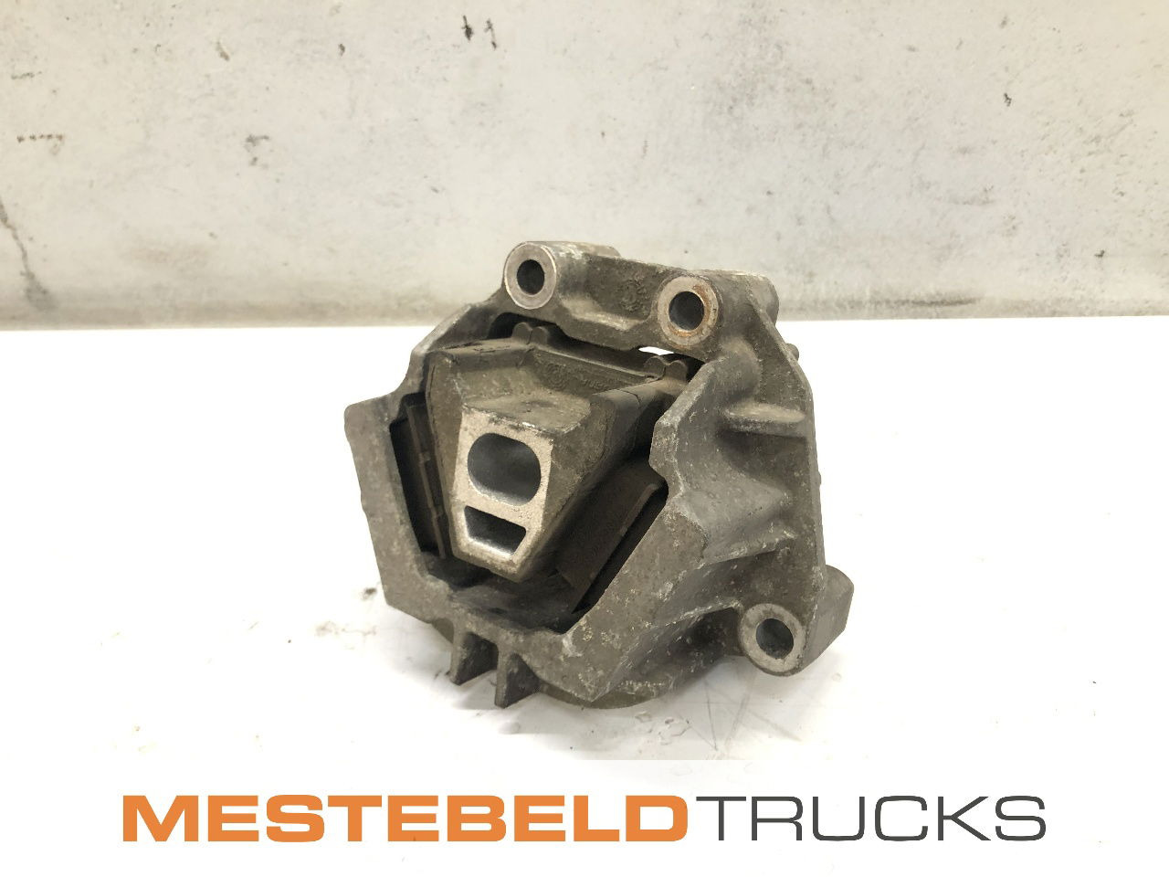 Volvo Motorsteun achter FL - Motor para Camión: foto 1 Volvo Motorsteun achter FL - Motor para Camión: foto 1