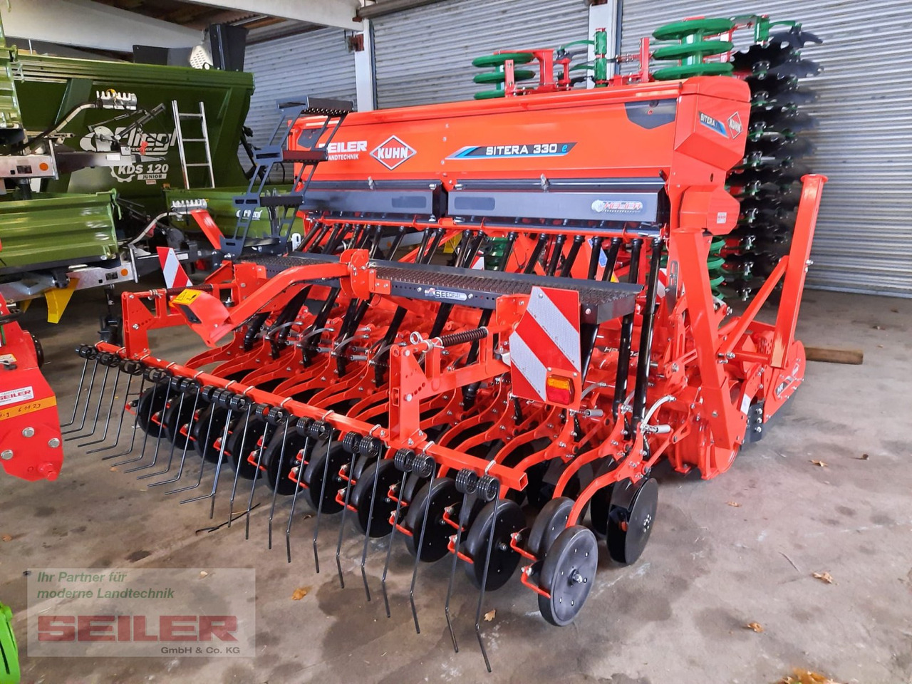 Kuhn HR 304 + Sitera 330-20E - Combinado de siembra: foto 3 Kuhn HR 304 + Sitera 330-20E - Combinado de siembra: foto 3