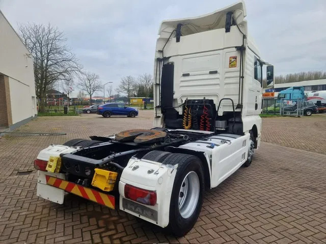 MAN TGX 18.480 Euro 5 Retarder 2-Tanks - Cabeza tractora: foto 3 MAN TGX 18.480 Euro 5 Retarder 2-Tanks - Cabeza tractora: foto 3