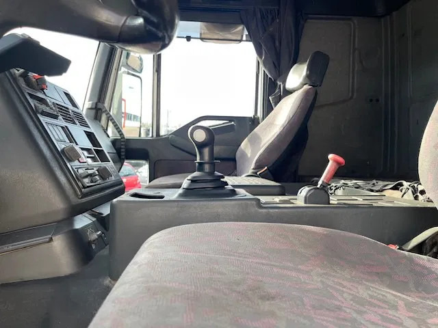 Camión volquete Iveco Eurotrakker 340 380 8X4 Euro 2: foto 11