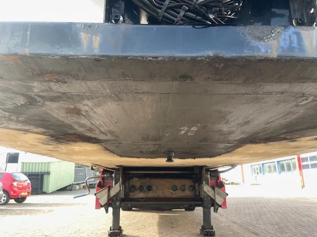 Kögel 3 AXELS (2X LIFT AXELS) DISK BRAKE 7CM FRIGO BOX - Semirremolque caja cerrada: foto 4 Kögel 3 AXELS (2X LIFT AXELS) DISK BRAKE 7CM FRIGO BOX - Semirremolque caja cerrada: foto 4