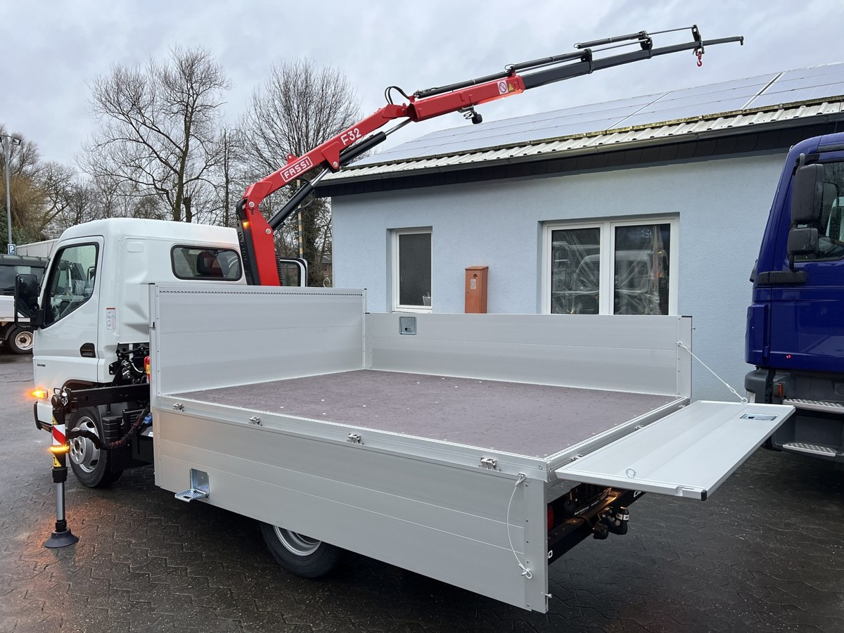 FUSO 3S15 Alu Pritsche 2.80m Ladekran Funk! sofort ve - Camión caja abierta, Camión grúa: foto 1 FUSO 3S15 Alu Pritsche 2.80m Ladekran Funk! sofort ve - Camión caja abierta, Camión grúa: foto 1