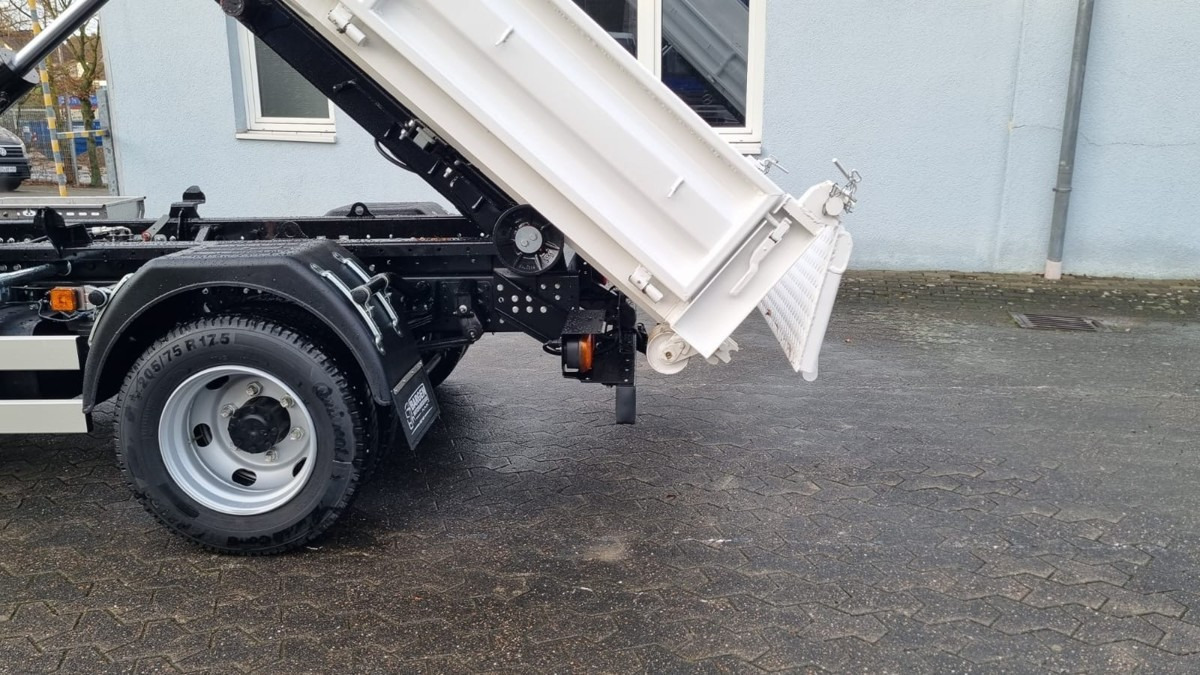 FUSO FUSO 9C18 Duonic City Abrollkipper GG 8.55t AHK - Camión multibasculante: foto 4 FUSO FUSO 9C18 Duonic City Abrollkipper GG 8.55t AHK - Camión multibasculante: foto 4