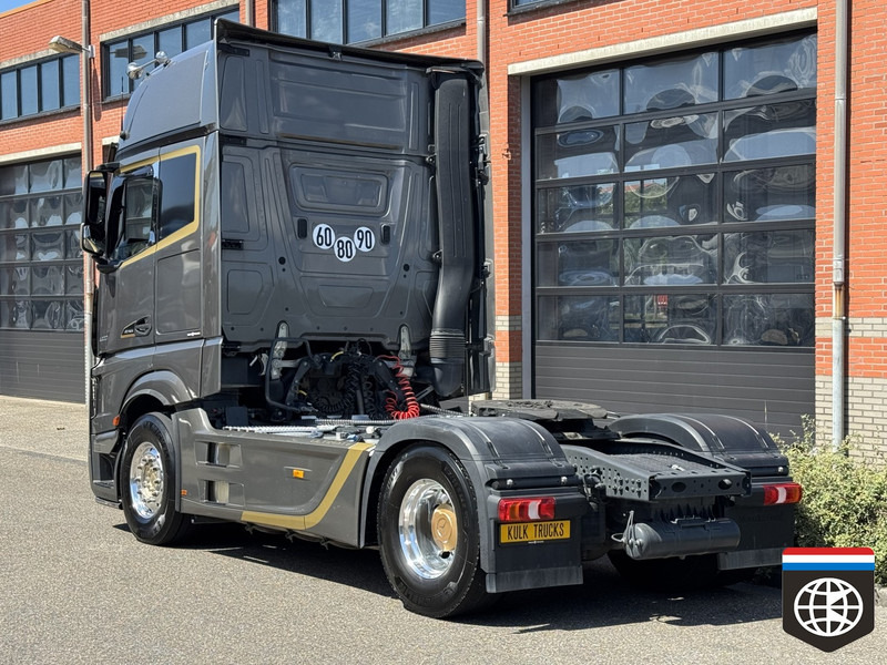 Mercedes-Benz ACTROS 1863 GigaSpace - Retarder Night A/C *** LIMITED EDITION*** - Cabeza tractora: foto 4 Mercedes-Benz ACTROS 1863 GigaSpace - Retarder Night A/C *** LIMITED EDITION*** - Cabeza tractora: foto 4