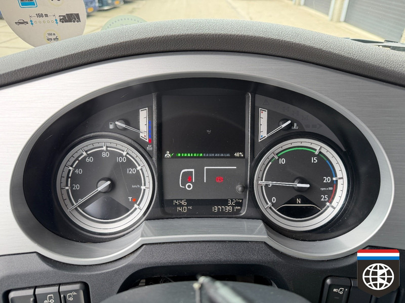 Camión frigorífico DAF XF 460 FAN TAIL LIFT / TRS / NIGHT A/C / RACING TEAM / CAMPER: foto 13