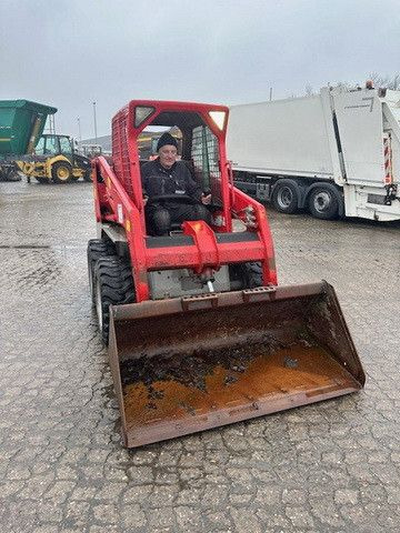 Bobcat S 130, S.W.S., 3. Steuerkreis, Div. Anbaugeräte - Miniexcavadora: foto 4 Bobcat S 130, S.W.S., 3. Steuerkreis, Div. Anbaugeräte - Miniexcavadora: foto 4