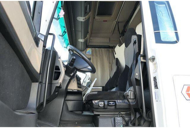 MAN 18.500 TGX 4x2, Intarder, Spoiler, Klima,2x Tank - Cabeza tractora: foto 4 MAN 18.500 TGX 4x2, Intarder, Spoiler, Klima,2x Tank - Cabeza tractora: foto 4