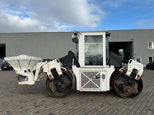 Caterpillar CD54B (CD10),Tandemwalze, Streuer,Kantenscheider - Rodillo: foto 2 Caterpillar CD54B (CD10),Tandemwalze, Streuer,Kantenscheider - Rodillo: foto 2