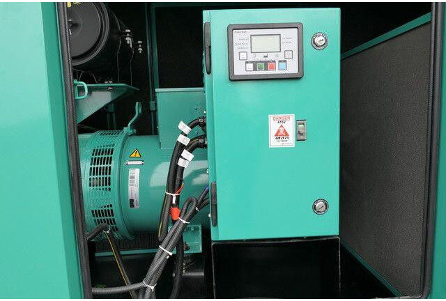 Cummins Stromgenerator, 82,5kVA, sofort vefügbar - Generador industriale: foto 4 Cummins Stromgenerator, 82,5kVA, sofort vefügbar - Generador industriale: foto 4