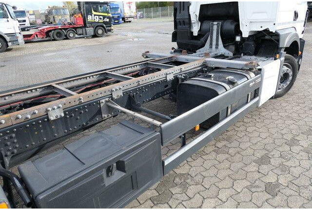 MAN 18.330 TGS 4x2, BDF, LBW 2to., Klima, AHK, Luft - Camión chasis: foto 4 MAN 18.330 TGS 4x2, BDF, LBW 2to., Klima, AHK, Luft - Camión chasis: foto 4