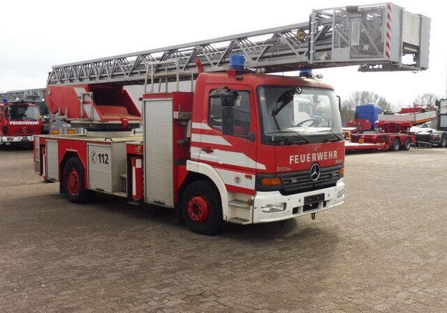 Mercedes-Benz 1528 ATEGO 4x2, Drehleiter DL23-12, Metz, 30m - Camión de bomberos: foto 4 Mercedes-Benz 1528 ATEGO 4x2, Drehleiter DL23-12, Metz, 30m - Camión de bomberos: foto 4