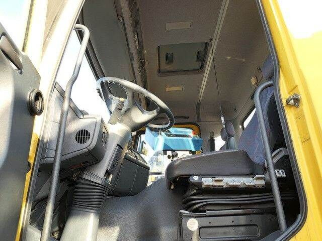 Máquina quitanieve Mercedes-Benz 2035 AK Actros 4x4, Kehrmaschine Schmidt, Allrad: foto 9 Máquina quitanieve Mercedes-Benz 2035 AK Actros 4x4, Kehrmaschine Schmidt, Allrad: foto 9