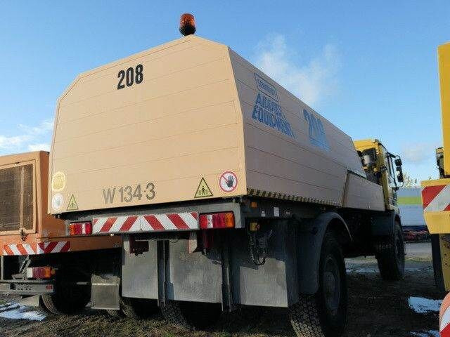 Máquina quitanieve Mercedes-Benz 2035 AK Actros 4x4, Kehrmaschine Schmidt, Allrad: foto 7 Máquina quitanieve Mercedes-Benz 2035 AK Actros 4x4, Kehrmaschine Schmidt, Allrad: foto 7